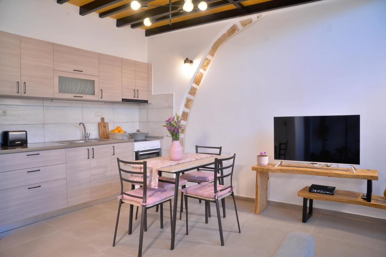 Vama Apartment ปลาเตเนียส ภายนอก รูปภาพ